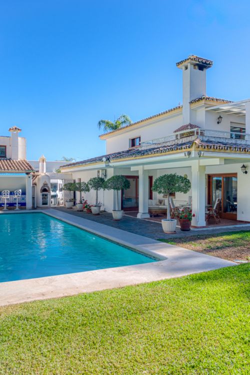 Elegant, southeast facing five bedroom Villa located on the New Golden Mile in Estepona, just steps from the beach