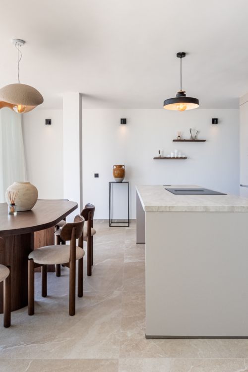 FULLY REFURBISHED 3-BEDROOM PENTHOUSE LOCATED IN MARBELLA CENTRO