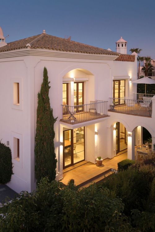 This villa is a true gem — modern, inviting, and ideally located to enjoy everything Estepona has to offer.