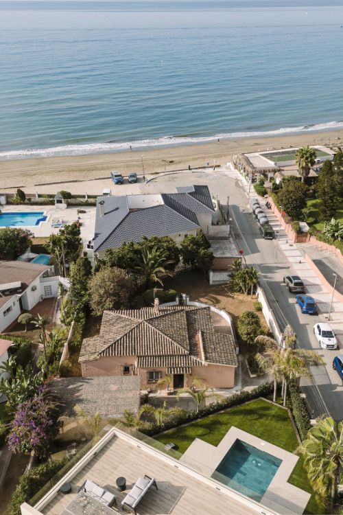 Exclusive Villa for Sale in East Marbella – Urbanization Costa Bella, Second Line to the Beach
