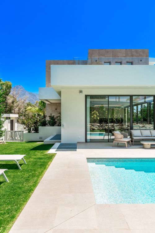 Luxury Villa with Golf Views and Private Pool