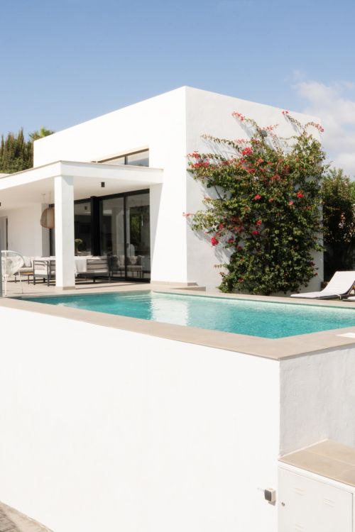 Contemporary 3-bedroom villa in Valle Romano