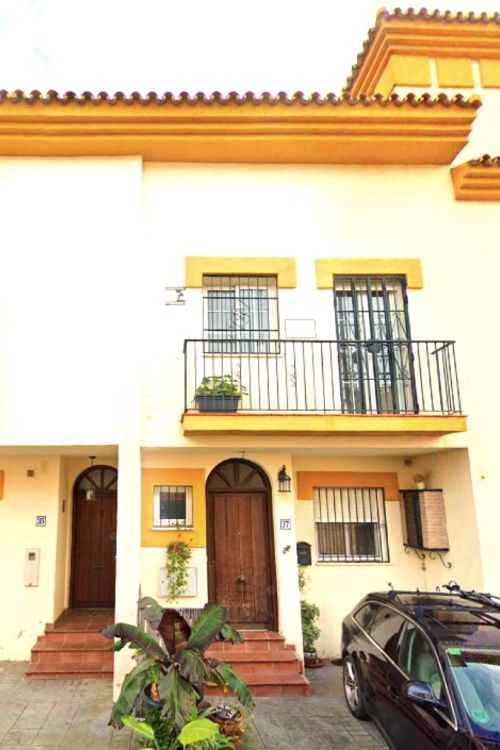 Casa adosada a tan solo 50 metros de la playa en Estepona