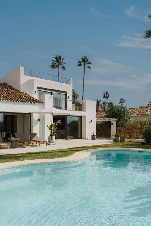 Timeless Scandinavian villa in the heart of the Golf Valley.