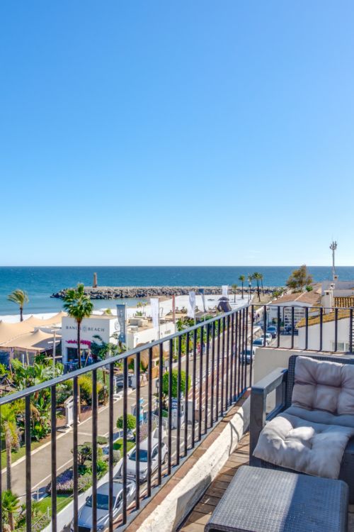 Beautiful beachfront penthouse with sea and mountain views, located in the heart of Puerto Banús.