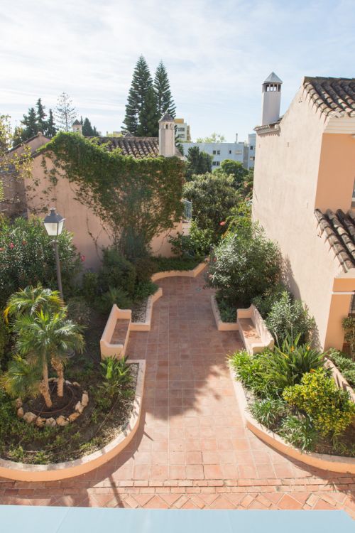 DE CAPRICHO - _ - Zona Guadalpin Marbella Golden Mile