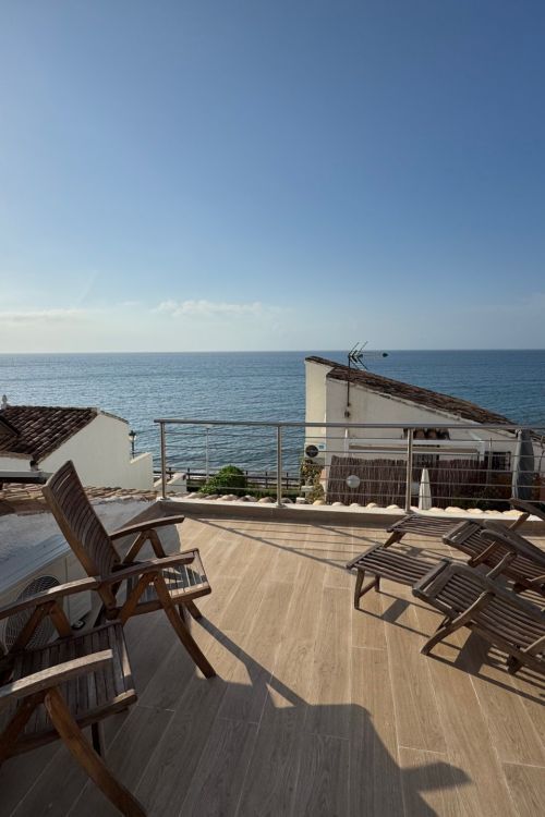 Elegant herenhuis met 3 slaapkamers met uitzicht op zee in El Pirata