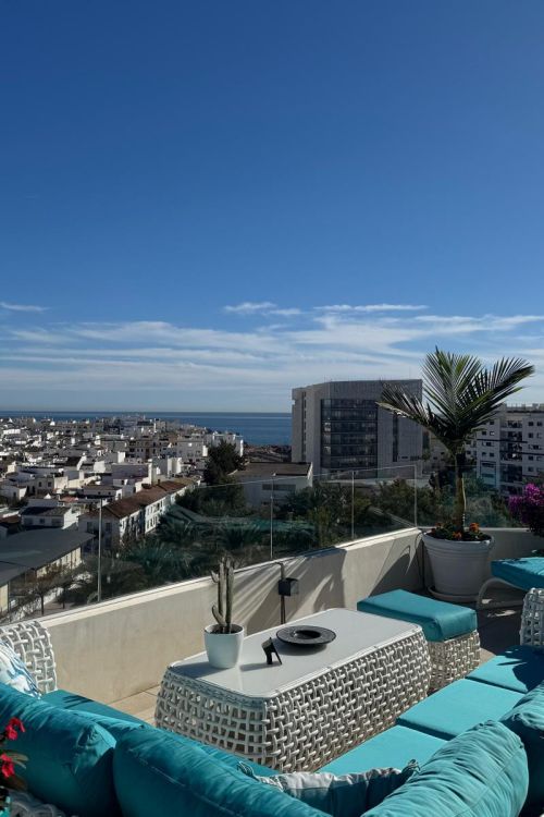 Spectacular Contemporary Penthouse with Panoramic Sea and Mountain Views — Estepona Town