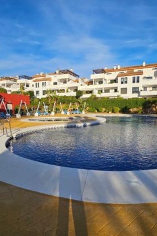 Geschakeld huis te koop in Cancelada, Estepona Oost