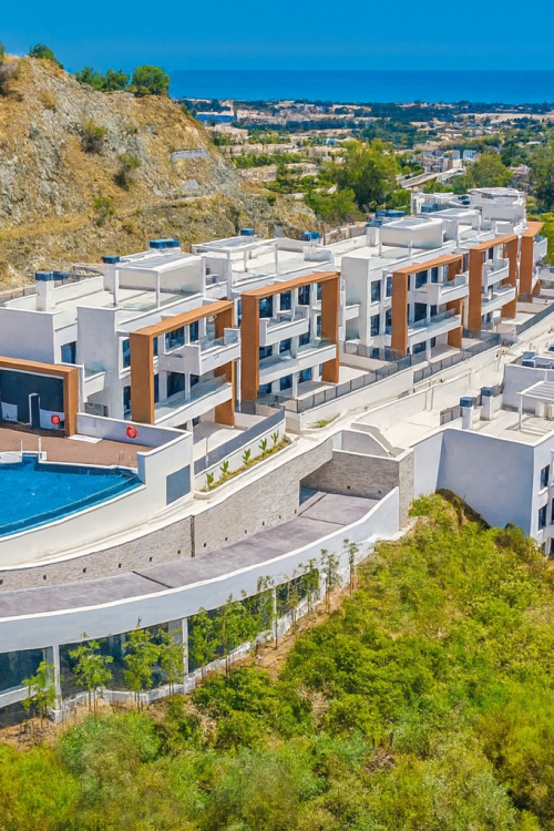 Lujoso Dúplex con Piscina Privada y Vistas Panorámicas – La Alborada, Benahavís.