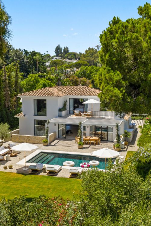 Villa te koop in Las Brisas, Nueva Andalucia