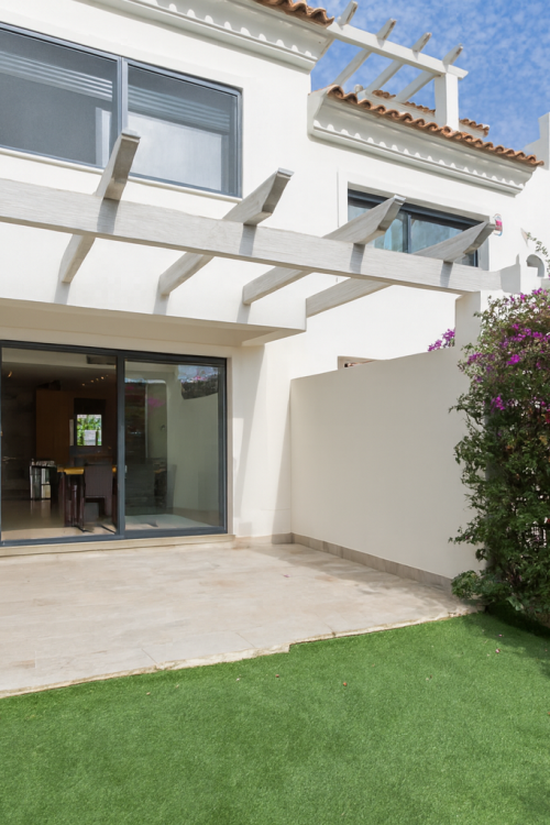 Elegantie en licht in een herenhuis met eigen tuin en solarium