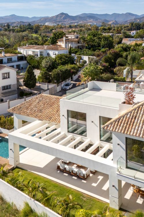 Villa te koop in Linda Vista Baja, San Pedro de Alcantara