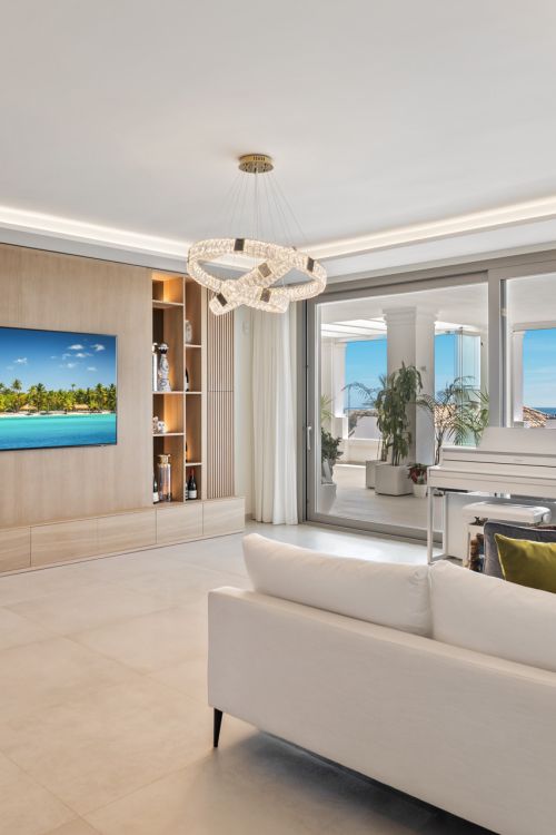 Contemporary Elegance in Nueva Andalucía