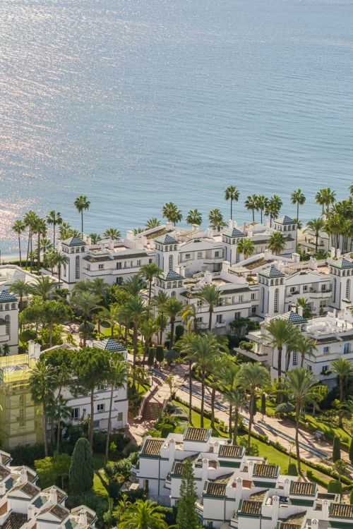 3-Bedroom Modern Penthouse on the New Golden Mile