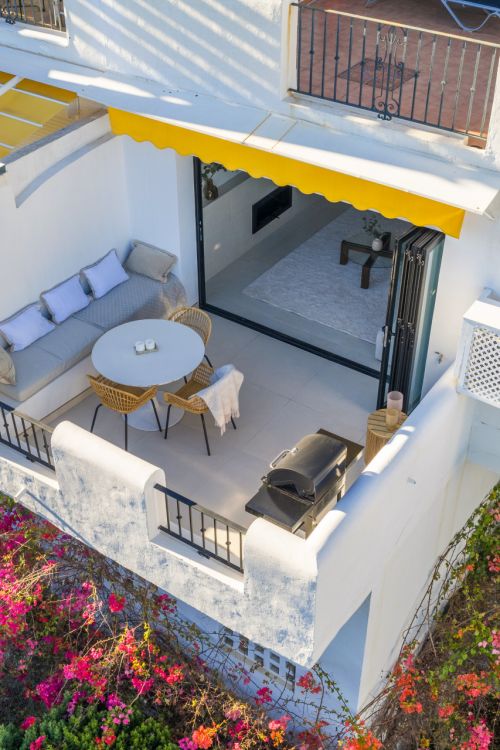 recently renovated three-bedroom apartment in Benahavis