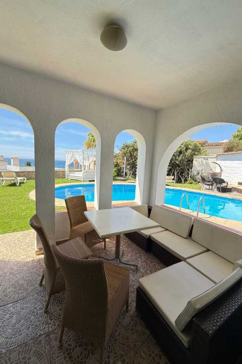 Villa for sale in Benalmadena