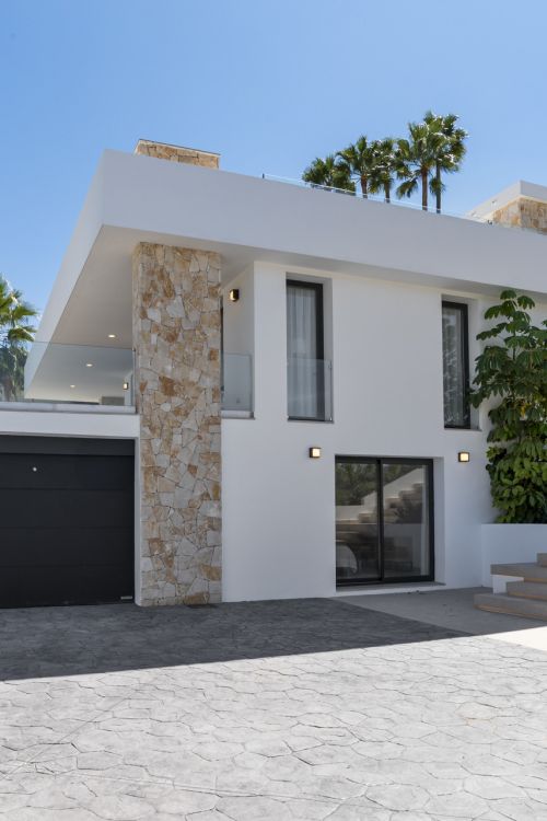 Impresionante villa completamente amueblada en Gualdamina Alto