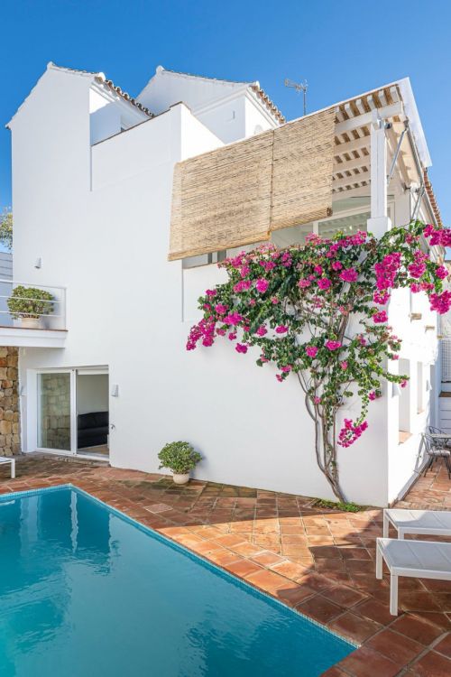 Sunny Semi-Detached Villa with Private Pool Near Guadalmina Golf Club