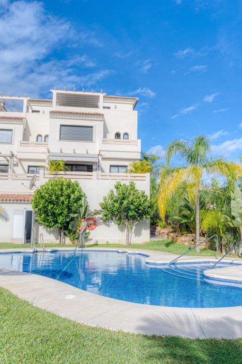 Elegant, three bedroom townhouse located in the gated community of Agra Residencial, Estepona