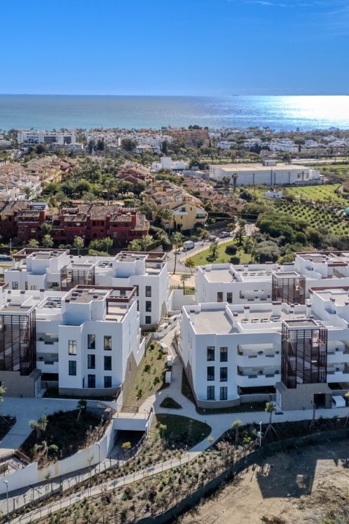 Moderno apartamento en esquina en planta baja en Cancelada, Estepona Este