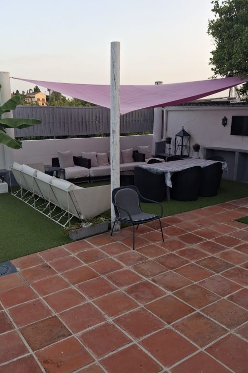 Enchanting Single-Storey Detached Villa with Lush Fruit Orchard