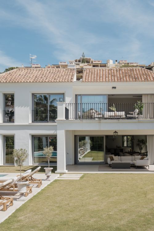 Stunning newly built family villa in Los Arqueros