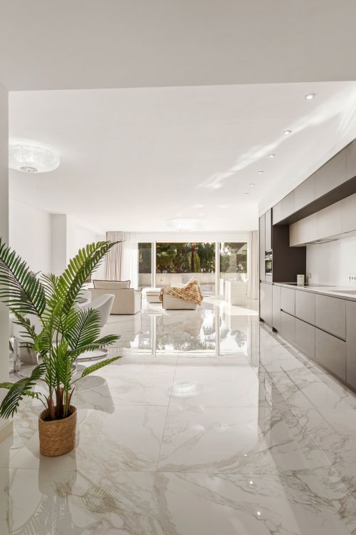 Superb modern apartment - front line beach - Puerto Banus