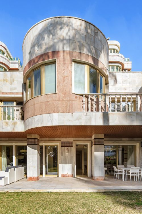 Splendid duplex in a historic residence in the center of Puerto Banus