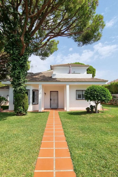 Charming Detached Villa in Lower Calahonda, Mijas