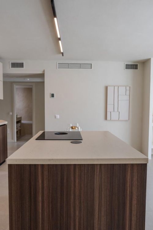 Elegant Fully Renovated Home (2025) with High-End Finishes and Spacious Terraces