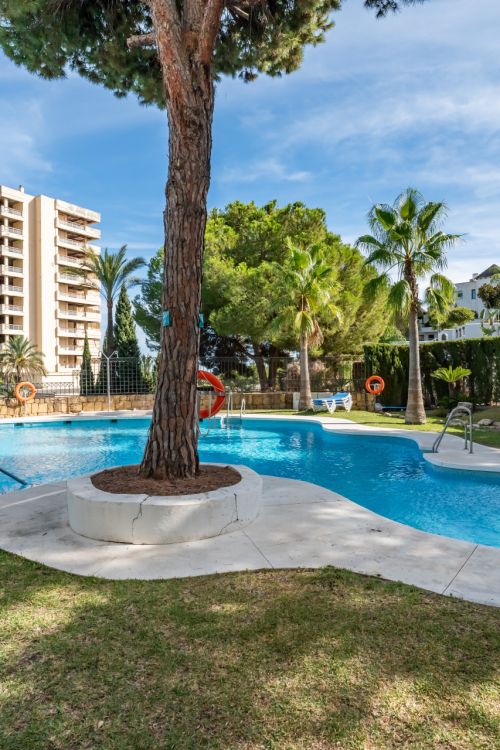 Appartement te koop in Rio Real, Marbella Oost