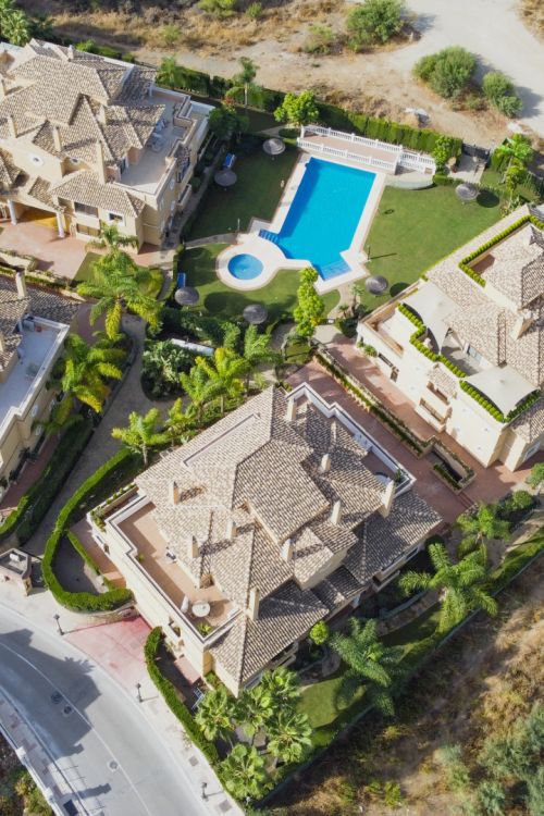 Elegant Ground Floor Apartment in La Quinta del Virrey, Marbella Golden Mile