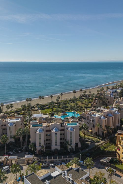 Two-Bedroom Beachfront Apartment in the New Golden Mile