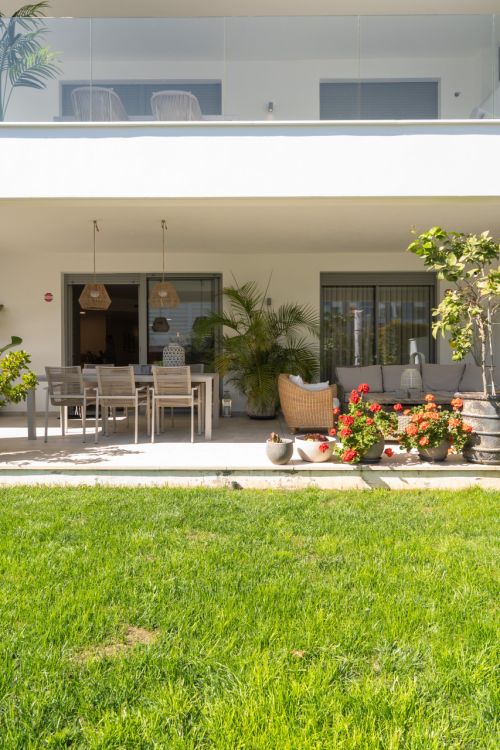 Bright 3-bedroom ground floor apartment with private garden in Vanian Gardens – New Golden Mile