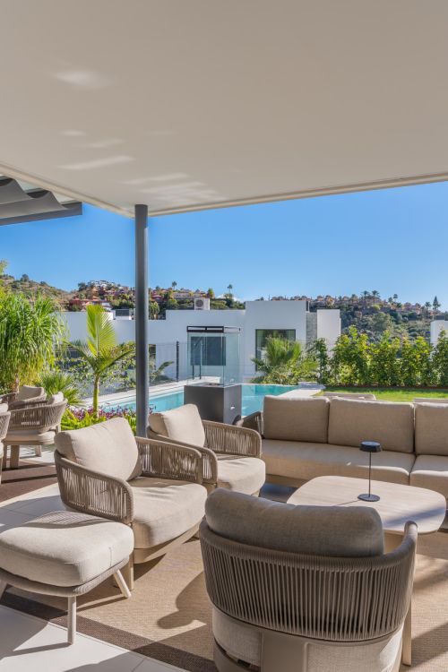 Exclusive 4 bedrooms semi-detached villa in Soul Santa Clara