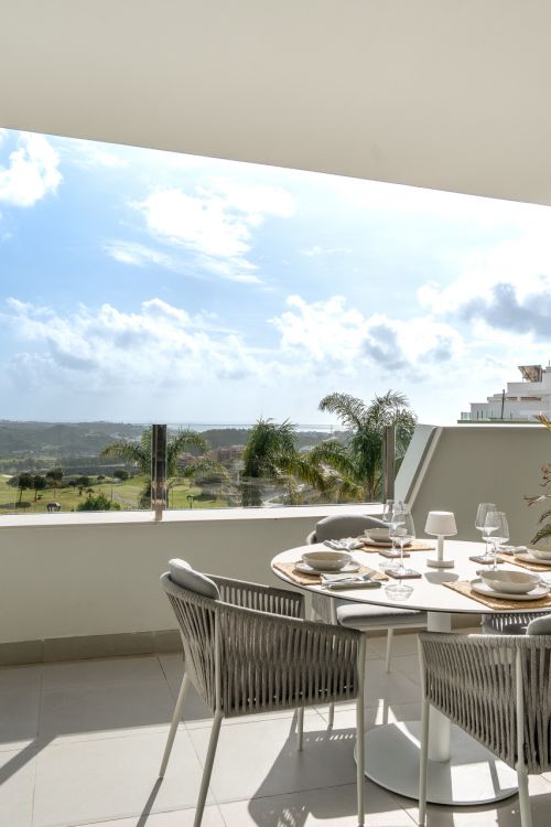 Stunning Contemporary Middle Floor Apartment in Calanova Golf