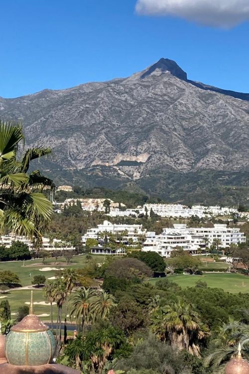 Stunning Corner Apartment in La Corniche with Panoramic Sea & Golf Views in Nueva Andalucía