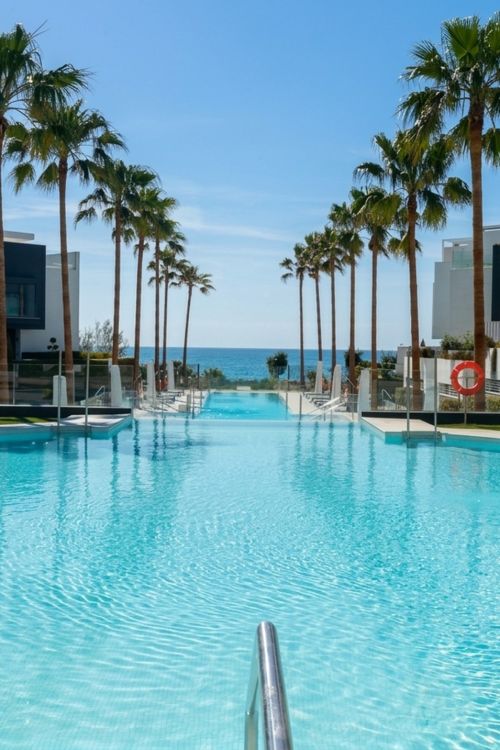 THE ISLAND, Estepona — Distinguished New-Build Residence with Sea & Mountain Views