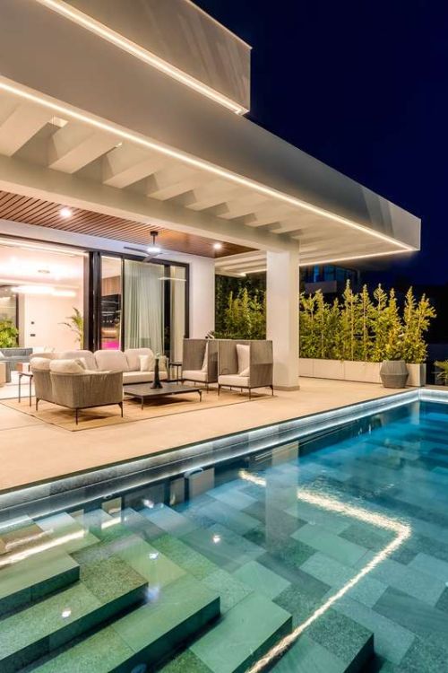Contemporary Luxury Villas with Panoramic Sea Views in El Madroñal