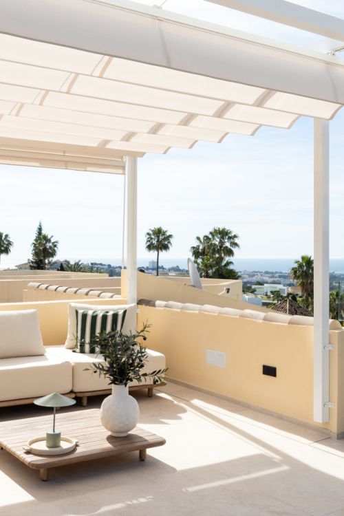 Casa adosada de lujo en El Herrojo, Benahavís con 4 dormitorios