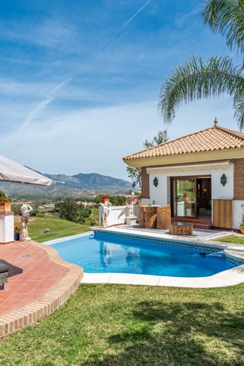 Villa de 4 dormitorios en primera línea de golf en La Cala Golf Resort