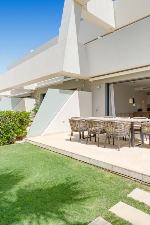 Inmaculada casa adosada de cuatro dormitorios situada en una exclusiva comunidad en La Cala de Mijas