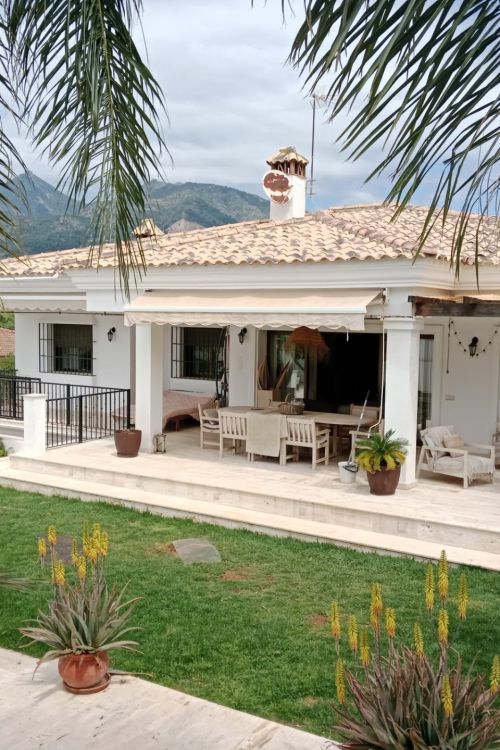 Villa for sale in Marbella East