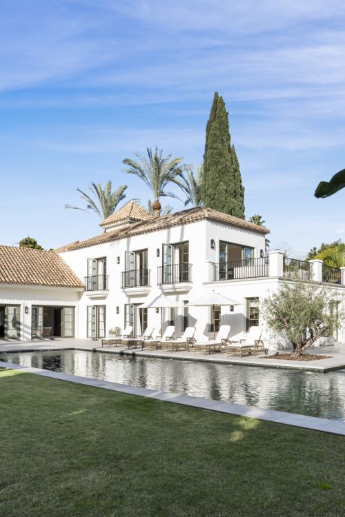 Refined Family Villa in Nueva Andalucía