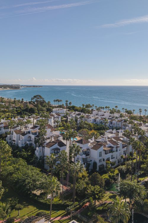 Beachfront 3-Bedroom Ground Floor Apartment for Sale in Costalita, Estepona | New Golden Mile