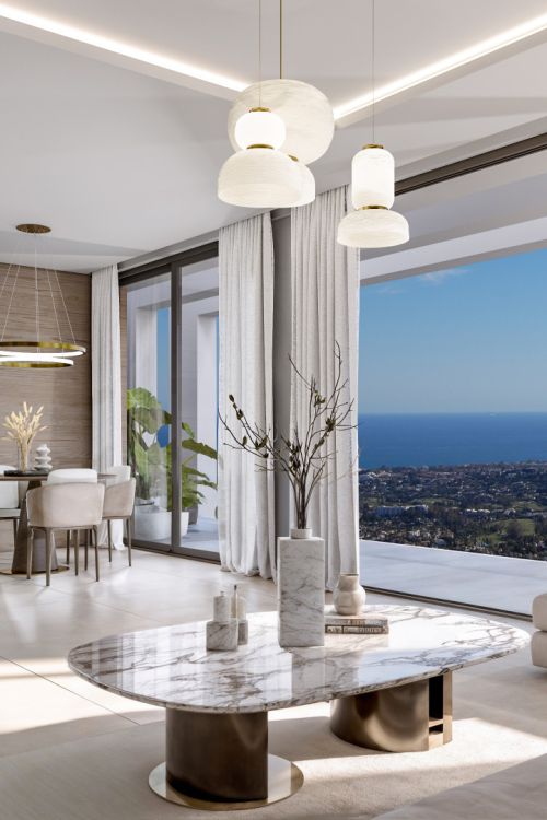 Exclusive Villa in El Real de la Quinta with lake and sea views.