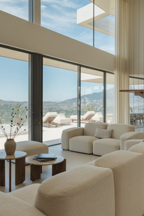 A Design-Led Villa with Panoramic Views in La Cala Golf