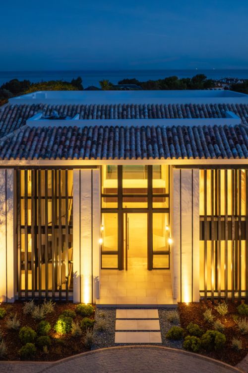 Contemporary Luxury Villa in Rocío de Nagüeles