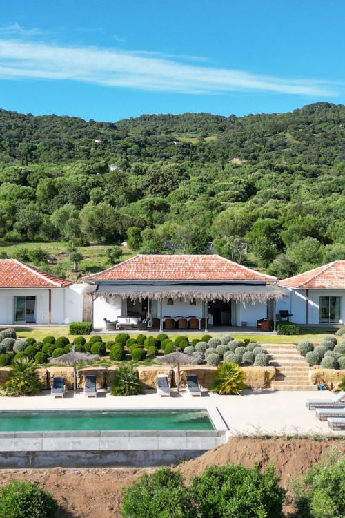 Impresionante casa de campo contemporánea con licencia turística y vistas panorámicas cerca de Gaucín